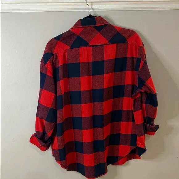 Aerie Red and Black flannel - Picture 5 of 5
